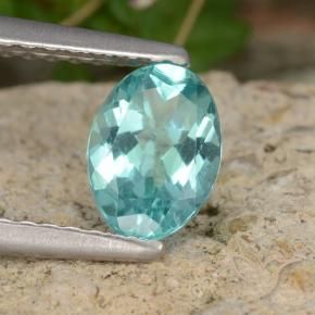 Apatite Vert bleuâtre naturelle Coupe ovale, 0.80 ct, VS