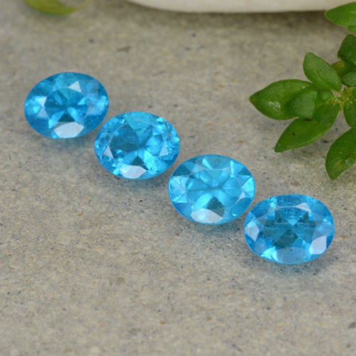 Achetez naturel 1.47ct Bleu moyen Apatite gems, Coupe ovale, En provenance Madagascar chez GemSelect. En stock, livraison internationale!