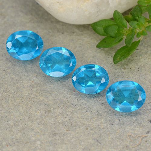 1.44ctw Naturel Bleu moyen Apatite, ovale, VS
