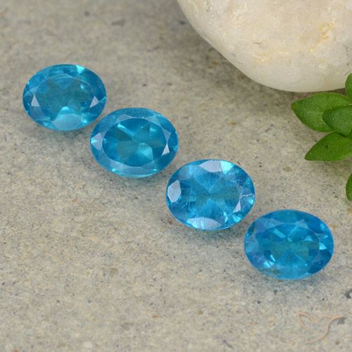 1.48ctw Naturel Bleu moyen Apatite, ovale, VS