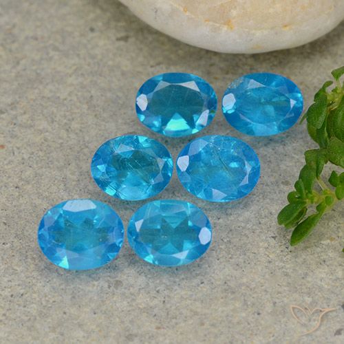 2.06ctw Naturel Bleu moyen Apatite, ovale, VS