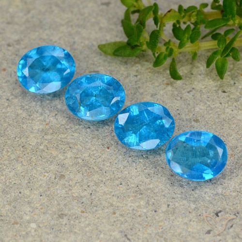 1.38ctw Naturel Bleu moyen Apatite, ovale, VS