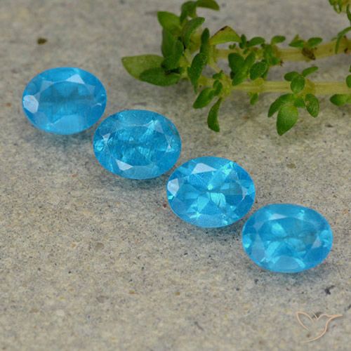 1.60ctw Naturel Bleu moyen Apatite, ovale, VS