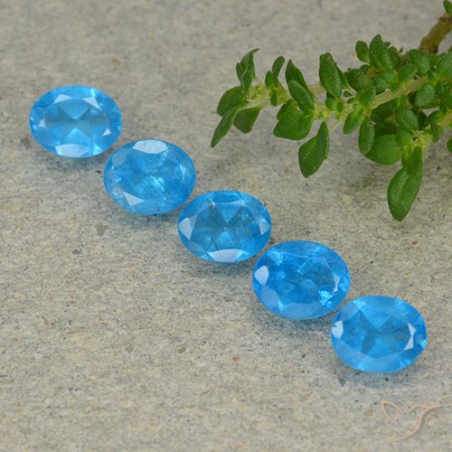 2.01ctw Naturel Bleu azur intense Apatite, ovale, VS
