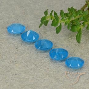 Shop natural 2.01ct Bleu azur intense Apatite gems, ovale, from Madagascar at GemSelect. In stock, global shipping!