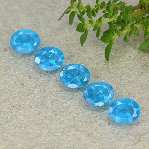1.94ctw Naturel Bleu moyen Apatite, ovale, VS