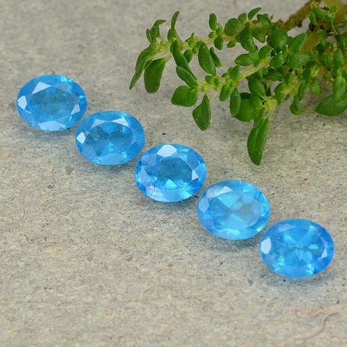 1.90ctw Naturel Bleu Apatite, ovale, VS