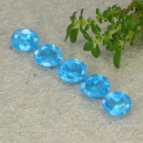 1.64ctw Naturel Bleu Apatite, ovale, VS