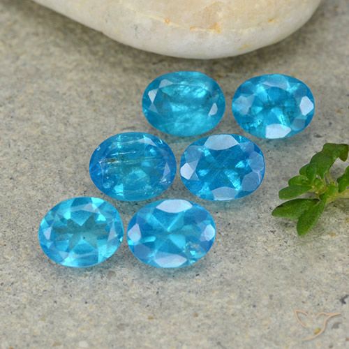 2.15ctw Naturel Bleu électrique Apatite, ovale, VS