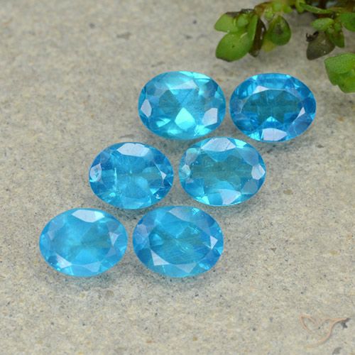 2.20ctw Naturel Bleu moyen Apatite, ovale, VS