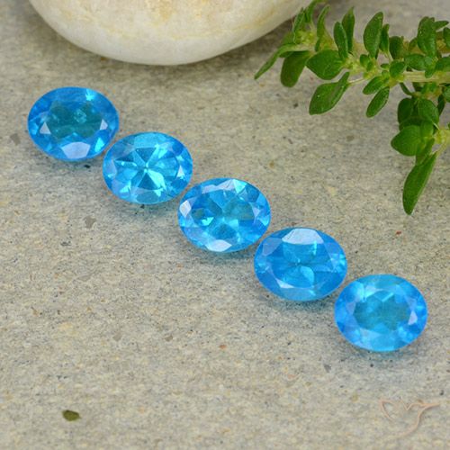 2.01ctw Naturel Bleu intense Apatite, ovale, VS