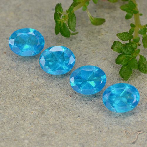 1.51ctw Naturel Bleu moyen Apatite, ovale, VS