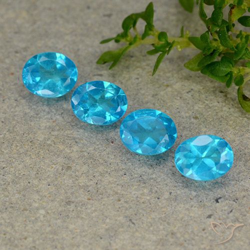 1.52ctw Naturel Bleu aquatique profond Apatite, ovale, VS