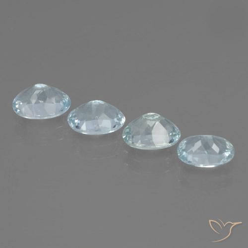 Achetez naturel 2.40ct Bleu verdâtre léger Bleu vert gems, Coupe ovale, En provenance Inde chez GemSelect. En stock, livraison internationale!