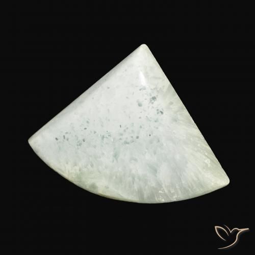Aragonite Blanc grisâtre léger naturelle Trillion, 42.33 ct, Opaque