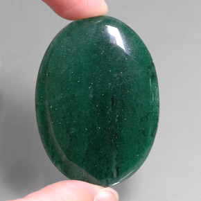 Aventurine Vert naturelle Coupe ovale, 64.60 ct, Translucide