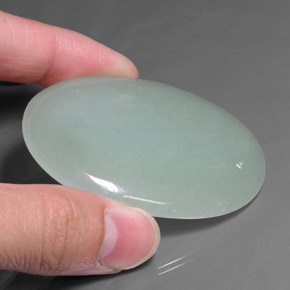 Aventurine Vert clair naturelle Coupe ovale, 121.40 ct, Translucide