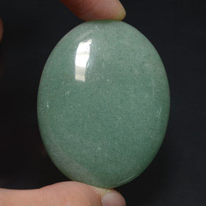 Aventurine vert naturelle coupe ovale, 95,09 ct, opaque