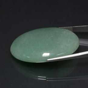 Aventurine vert naturelle coupe ovale, 95,09 ct, opaque