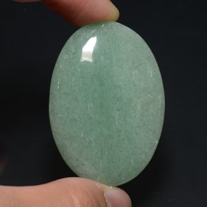 Aventurine Vert naturelle Coupe ovale, 64.52 ct, Opaque