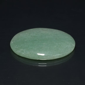 Aventurine Vert naturelle Coupe ovale, 64.52 ct, Opaque