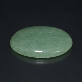 Aventurine vert naturelle coupe ovale, 90,47 ct, opaque
