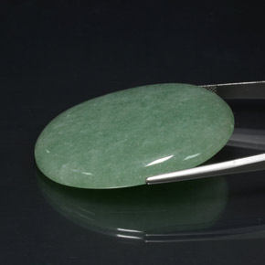 Aventurine vert naturelle coupe ovale, 90,47 ct, opaque