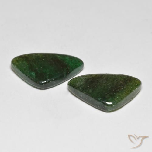 Shop natural 12.29ct Vert foncé Aventurine gems, Trillion, from Brésil at GemSelect. In stock, global shipping!