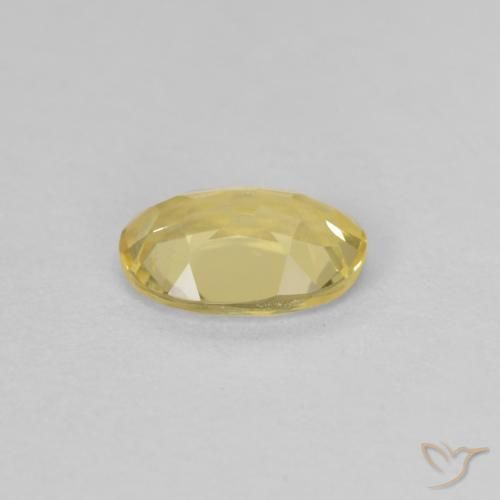 Béryl Jaune doré léger naturelle ovale, 0.64 ct, VVS-VS