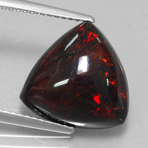 Opale noire multicolore naturelle trillion, 4,03 ct, opaque