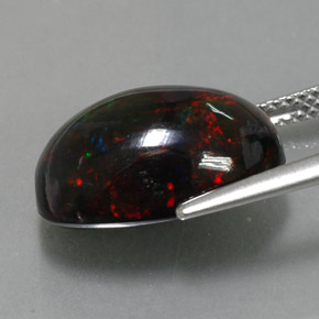 Opale noire multicolore naturelle coupe ovale, 5,81 ct, opaque