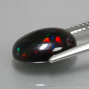 Opale noire multicolore naturelle coupe ovale, 2,83 ct, opaque