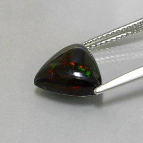 Opale noire multicolore naturelle trillion, 1,88 ct, opaque