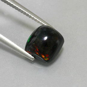 Opale noire multicolore naturelle carré, 2,40 ct, opaque