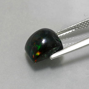 Opale noire multicolore naturelle carré, 2,40 ct, opaque