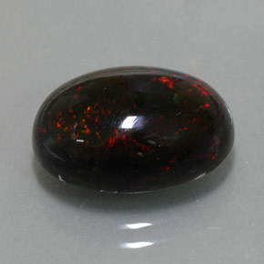 Opale noire multicolore naturelle coupe ovale, 3,63 ct, opaque