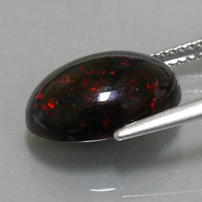 Opale noire multicolore naturelle coupe ovale, 3,63 ct, opaque