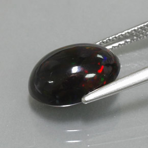 Opale noire multicolore naturelle coupe ovale, 2,73 ct, opaque