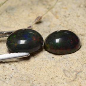 Shop natural 2.35ct Multicolore Opale noire gems, ovale, from Ethiopie at GemSelect. In stock, global shipping!