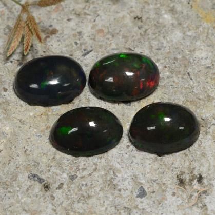 4.58ctw Naturel Multicolore Opale noire, ovale, Translucide
