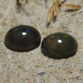 Shop natural 2.65ct Multicolore Opale noire gems, ovale, from Ethiopie at GemSelect. In stock, global shipping!