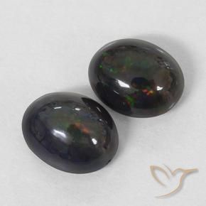 Shop natural 2.40ct Multicolore Opale noire gems, ovale, from Ethiopie at GemSelect. In stock, global shipping!