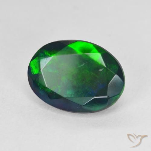 Opale noire Multicolore naturelle ovale, 2.87 ct, Translucide