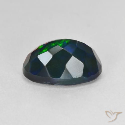 Opale noire Multicolore naturelle ovale, 2.75 ct, Translucide