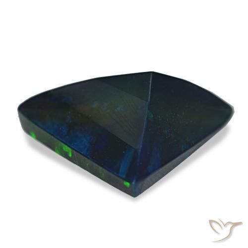 Opale noire multicolore naturelle trillion, 3,13 ct, translucide