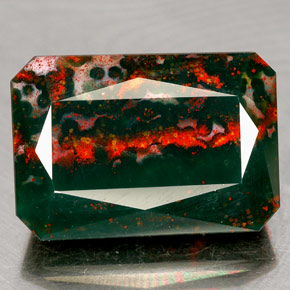 Héliotrope vert naturelle taille émeraude, 12,46 ct, opaque