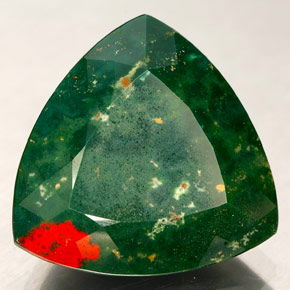 Héliotrope vert naturelle trillion, 12,83 ct, opaque
