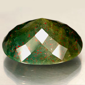 Pierre de sang Vert Tacheté naturelle Coupe ovale, 31.65 ct, Opaque
