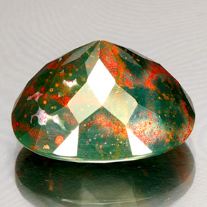 Héliotrope vert naturelle coupe ovale, 19,44 ct, opaque