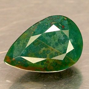 Héliotrope vert naturelle en forme de poire, 0,63 ct, opaque